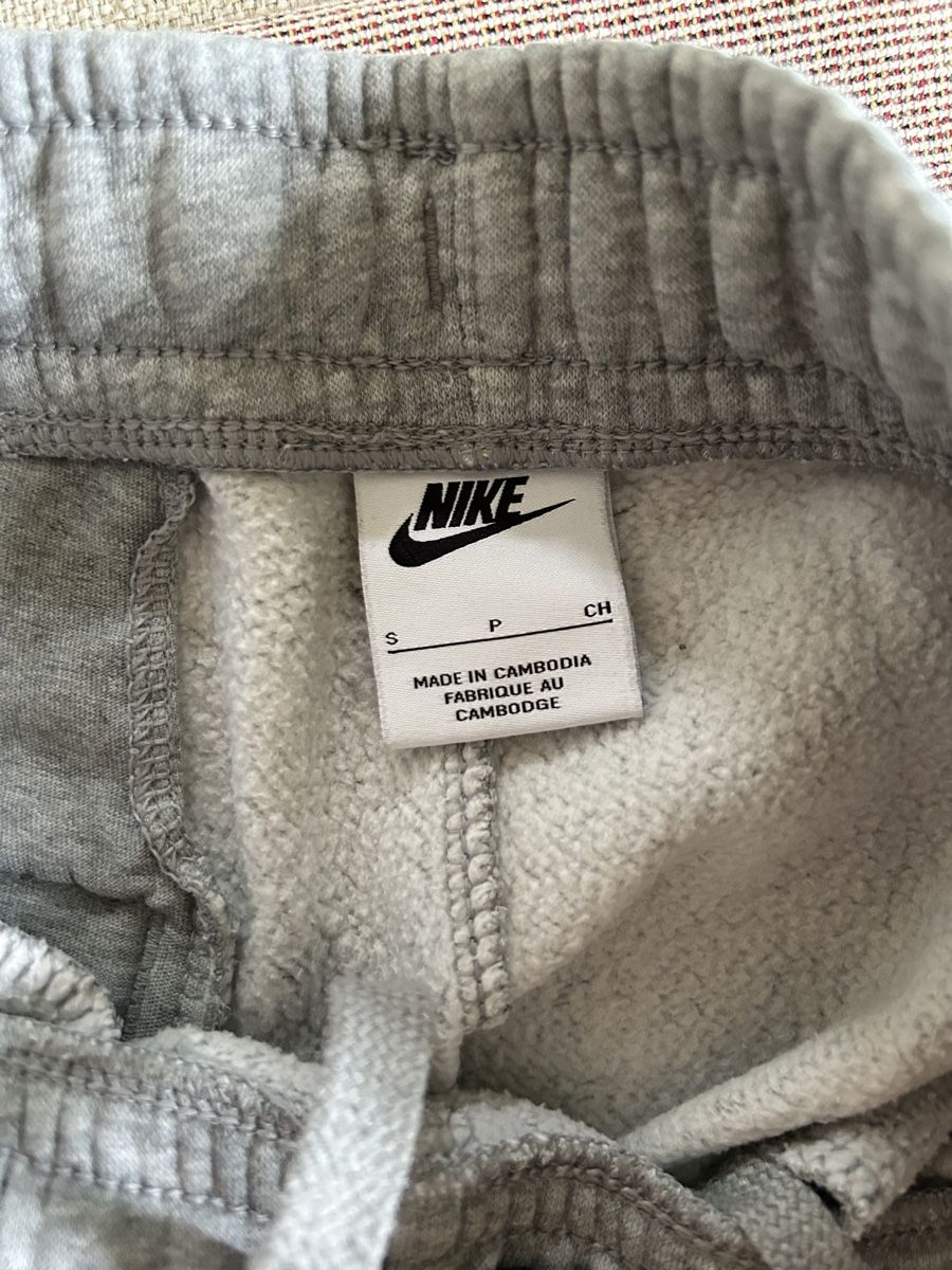 Nike Hosen: Nike sweatpants – Gebraucht aus Bern von EmptySpaceS 3