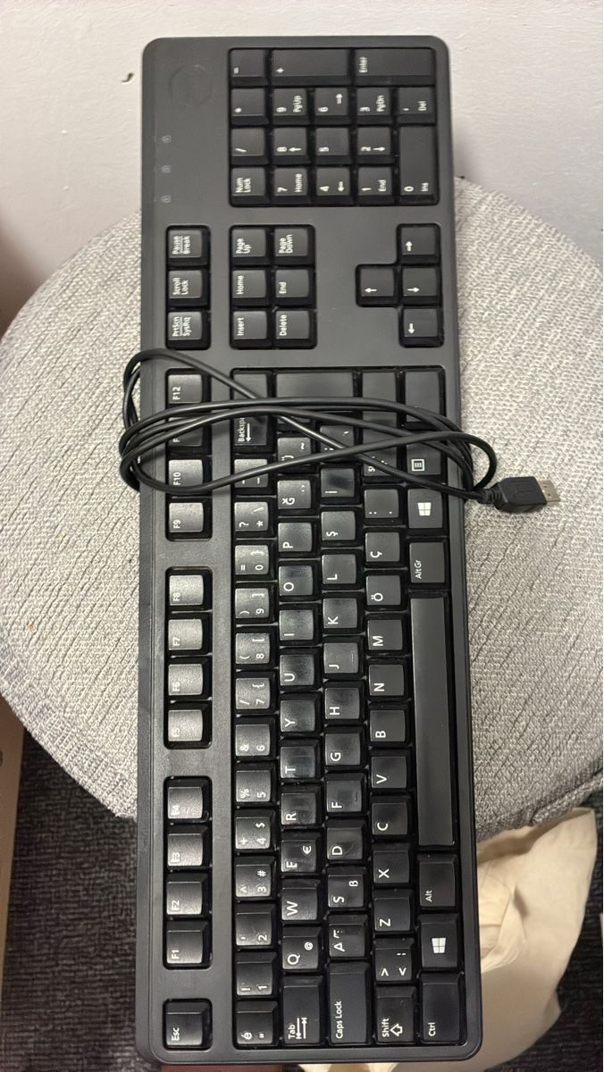 Dell Tastiere: Black Keyboard USB Wired – Usato da St-Prex venduto da tan_qg7y