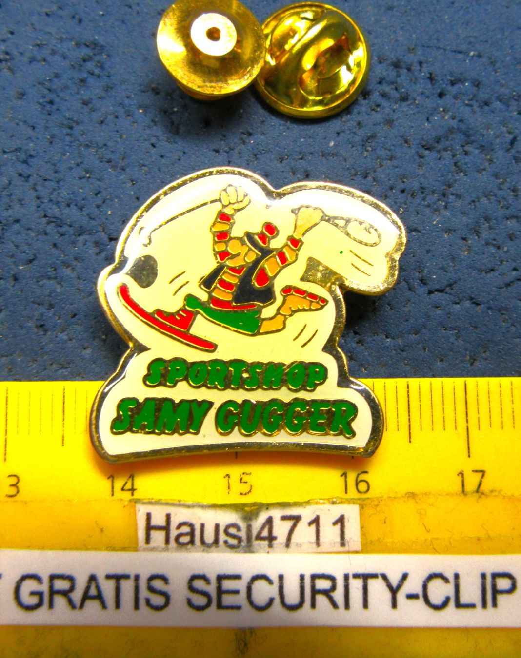 Swiss Plaketten & Abzeichen: SPORT-SHOP GUGGER PIN – Gebraucht aus Ettingen von Hausi4711