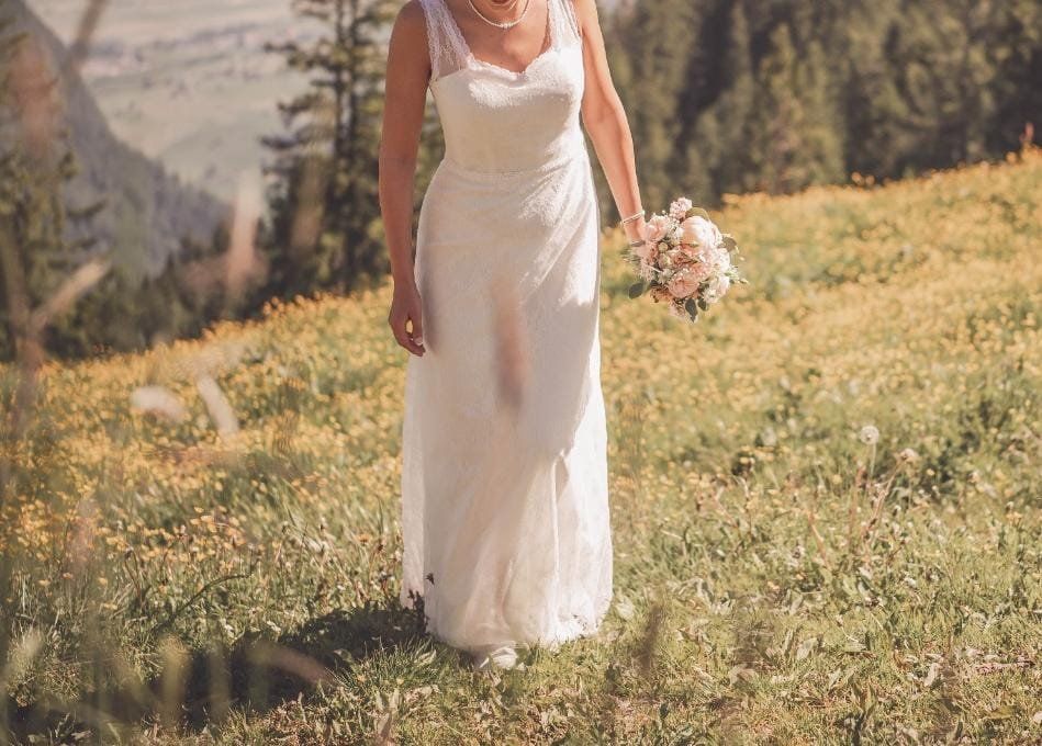 Kleider: Figurbetontes Hochzeitskleid, Grösse 38 – Gebraucht aus Buochs von and_25zf 3
