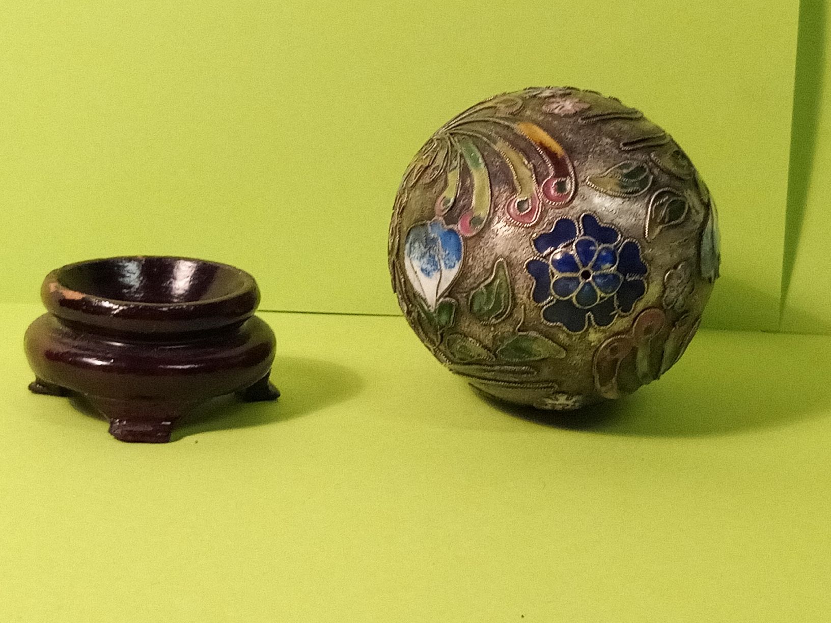 Tutte le decorazioni: Hübsches Cloisonné- Ei  Chinesisch mit Holzständer. – Usato da basel venduto da markusb07 5