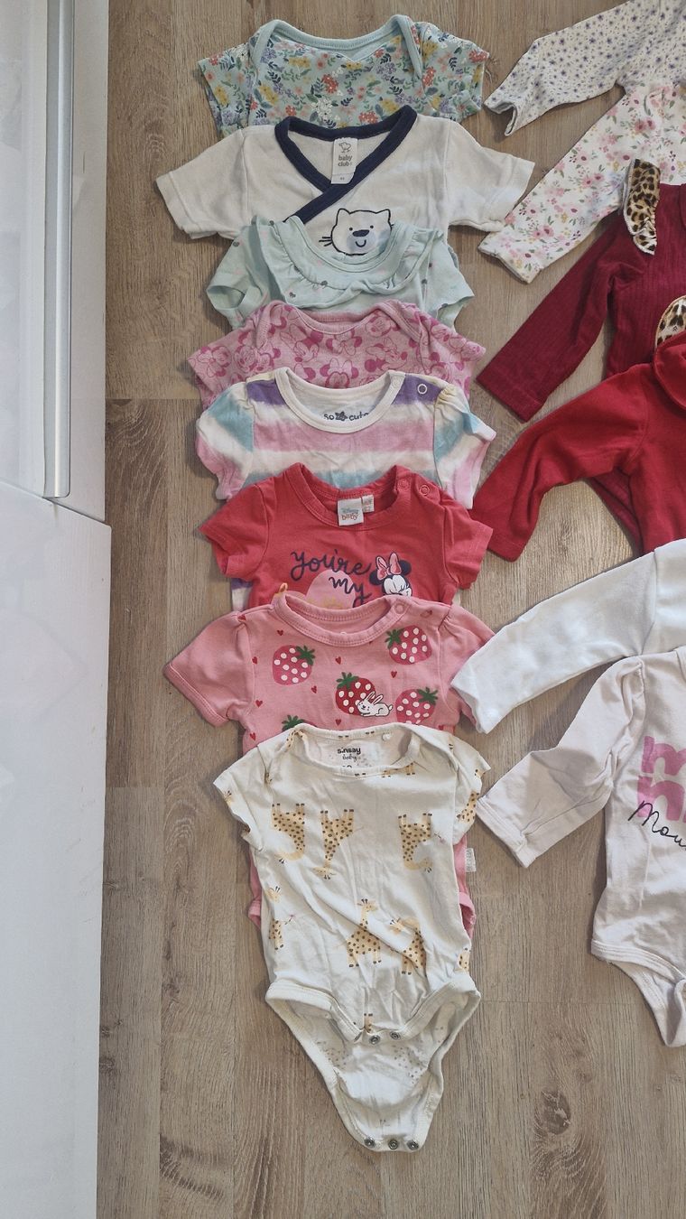 Lotti & Set di vestiti: Kleiderpaket Mädchen Gr. 62 34 stk. – Usato da Bürglen TG venduto da ksz_kjs6 2