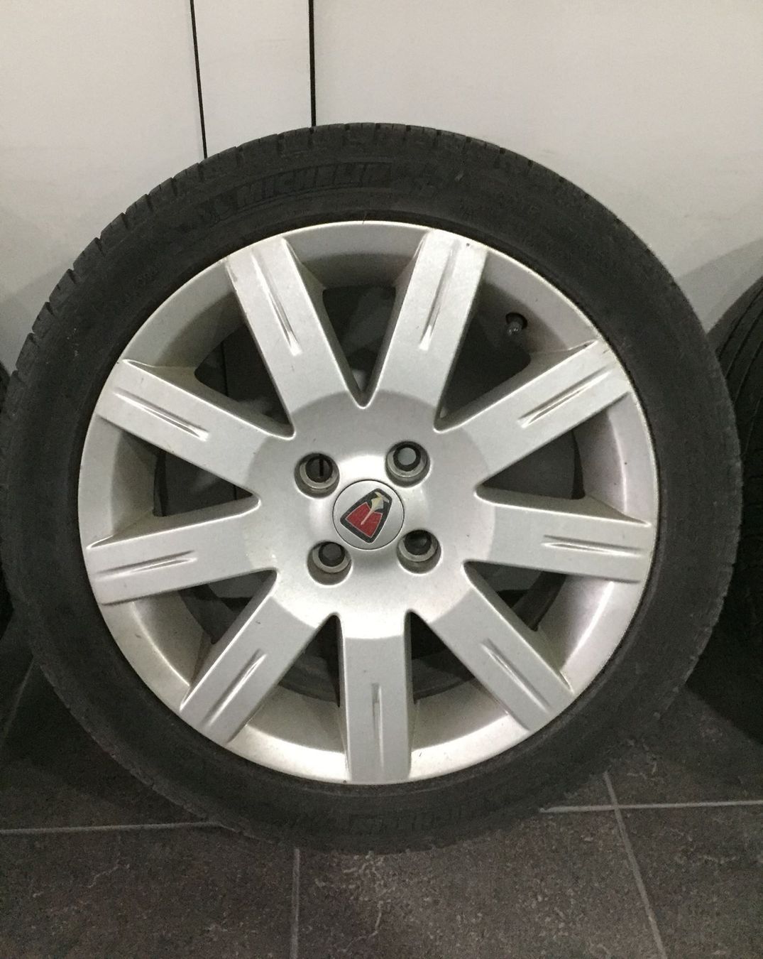 Land Rover Pneumatici & Ruote complete: 4 x 16 Zoll Rover Sommerräder – Usato da Altstätten venduto da TM-Auto 1