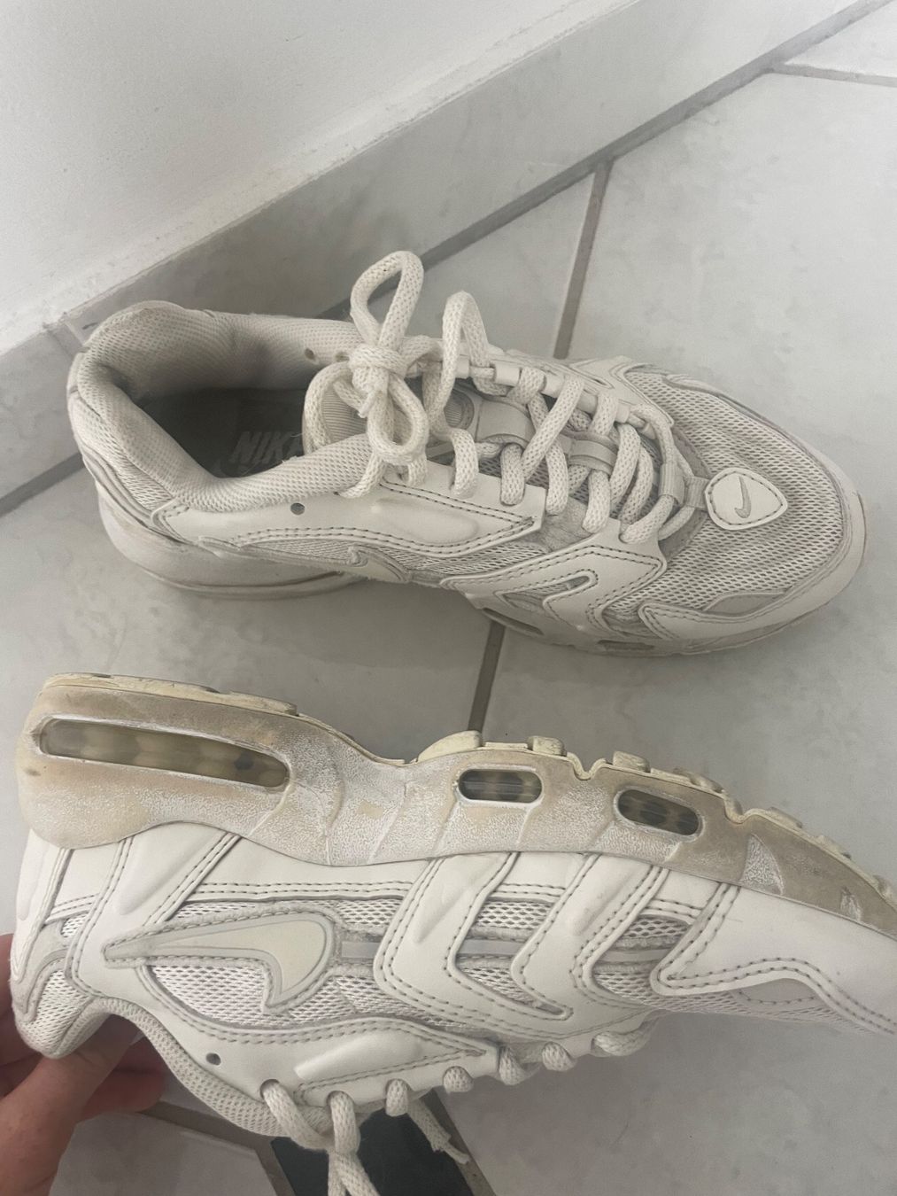 Nike Chaussures femmes: Nike Schuhe Grösse 37.5 – D'occasion à Triesen par jke