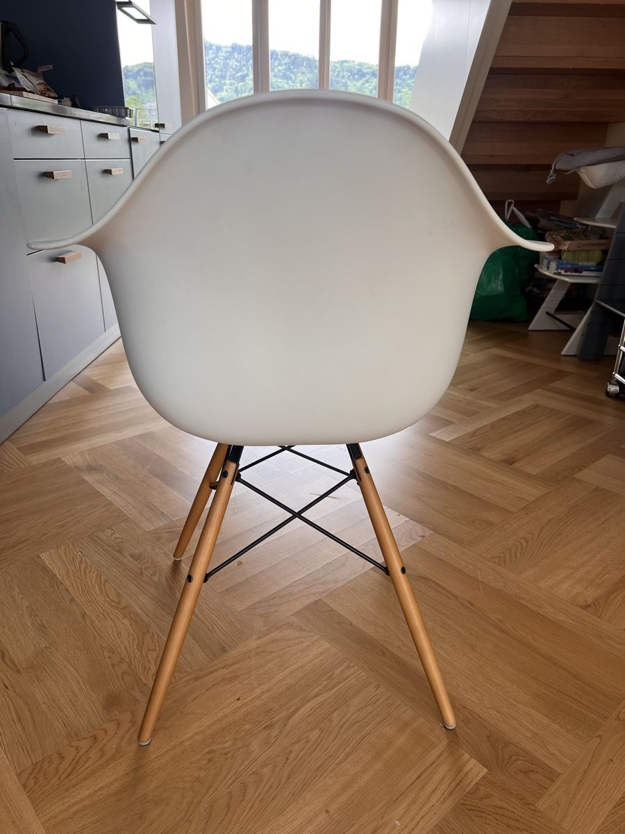 Eames Sedie: Eames Plastic Armchair Stuhl – Usato da Zürich venduto da cavegste 1