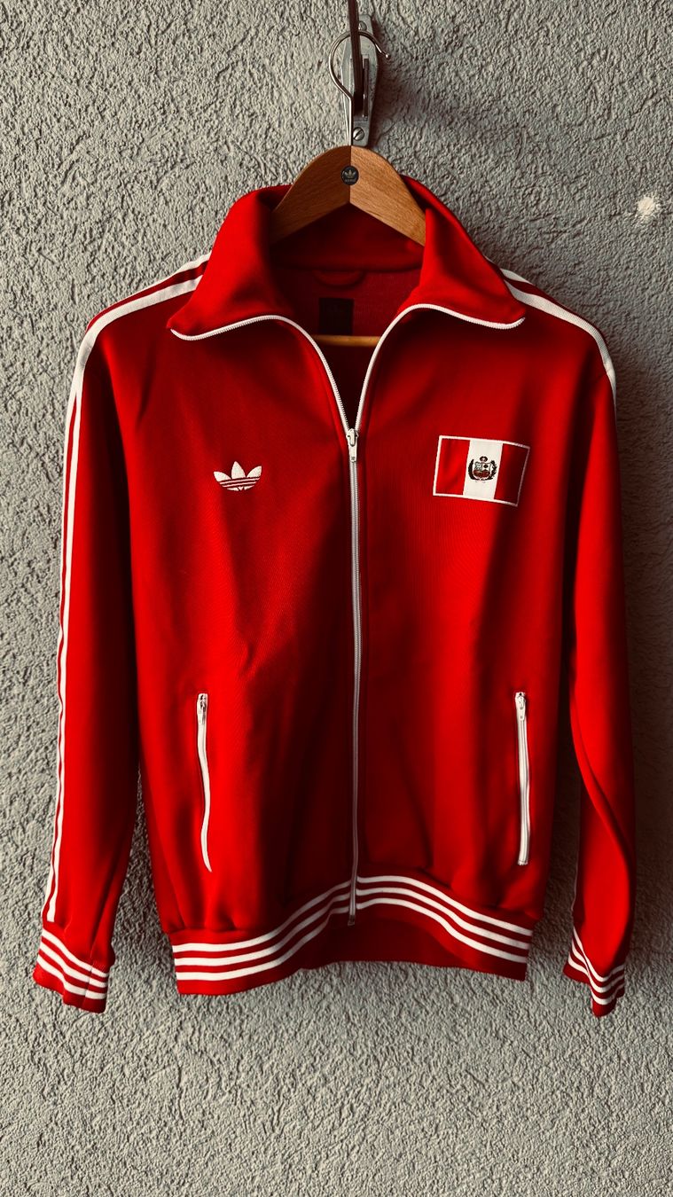Adidas Giacche: adidas TT / Peru – Usato da Unterägeri venduto da suchebiete7 3