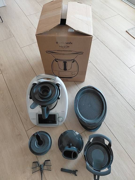 Elettrodomestici da cucina: Thermomix TM6 neuf et complet – Usato da Surpierre venduto da roland-jenzer 1