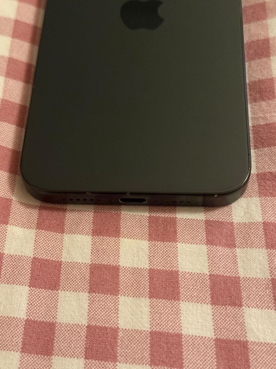 Apple Telefoni cellulari / Smartphones: iPhone 15 Pro Max 256GB Titane noir – Usato da Châtelaine venduto da Tiago0912 1