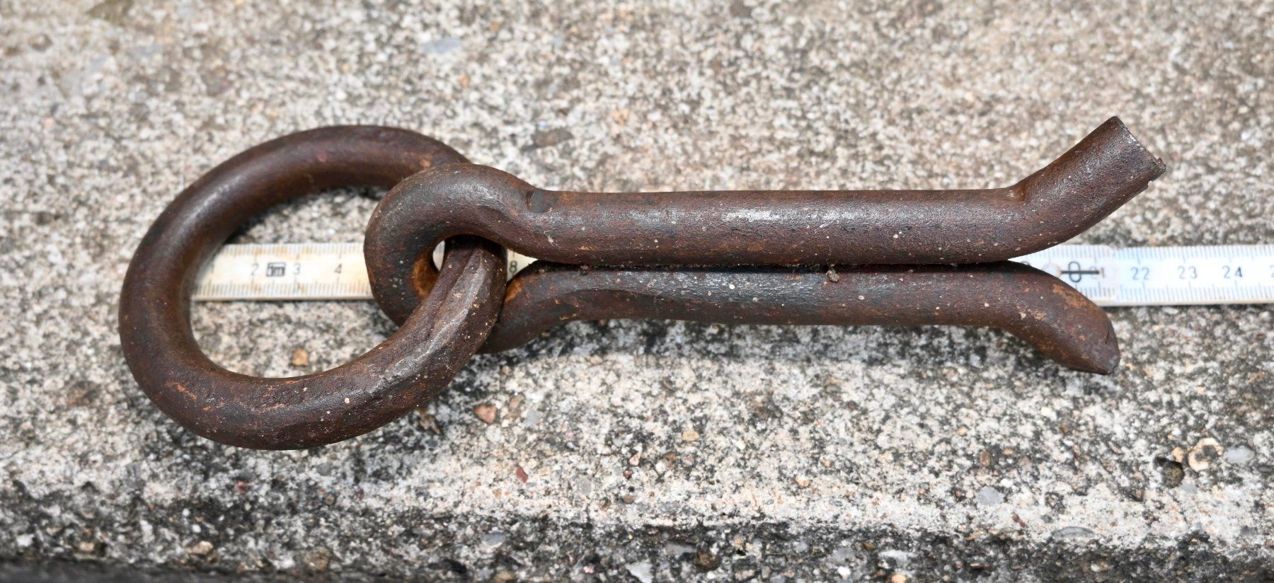 Ferramenta: alter Eisen - Wandhaken mit Ring - geschmiedet – Usato da Pfaffhausen venduto da mono_rec 1