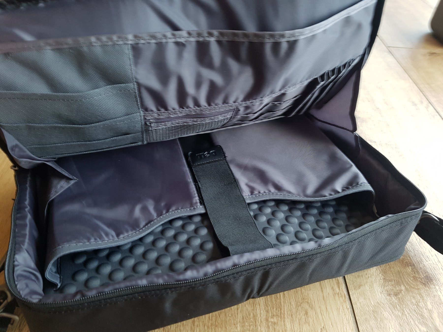 Dell Sacs: Brandneue Laptoptasche mit Tragegurt – Neuf avec emballage d'origine à Bolligen par alboot 1