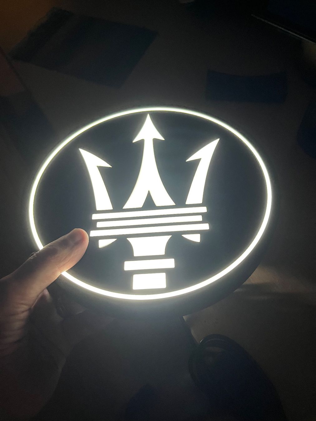 Tutte le decorazioni: Décoration lumineuse Maserati – Nuovo (secondo la descrizione) da Noville venduto da Berlusconi55 1