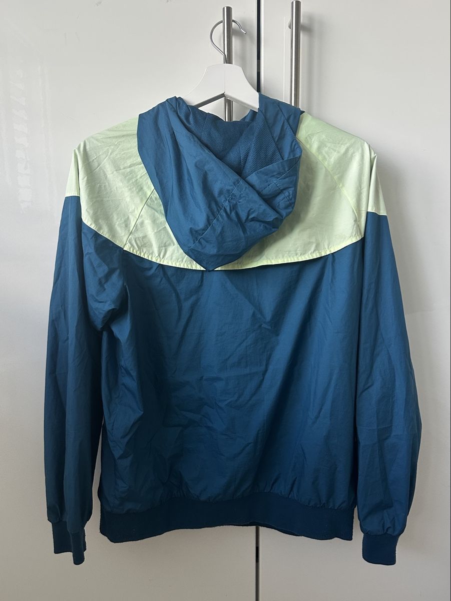 Nike Vestes & Manteaux: Nike Windjacke – D'occasion à Mägenwil par Biene0000 1