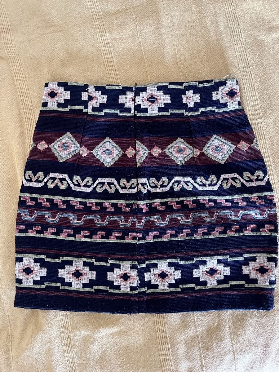 Zara Gonne: Zara short patterned skirt  – Usato da Lausanne venduto da jen_jeon 1