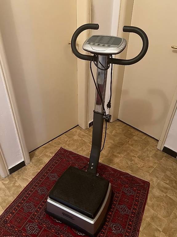 Hometrainer: Pedana vibrante per rassodare e dimagrire – Usato da Massagno venduto da BarbaJampy