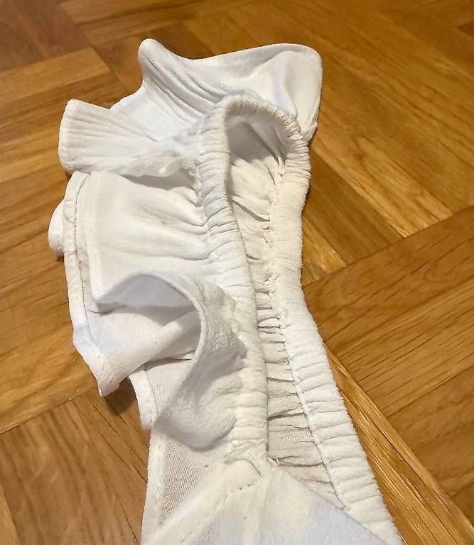 H&M Top: Top blanc H&M à bretelles taille 36 – Usato da Lausanne venduto da loi_8msc 1