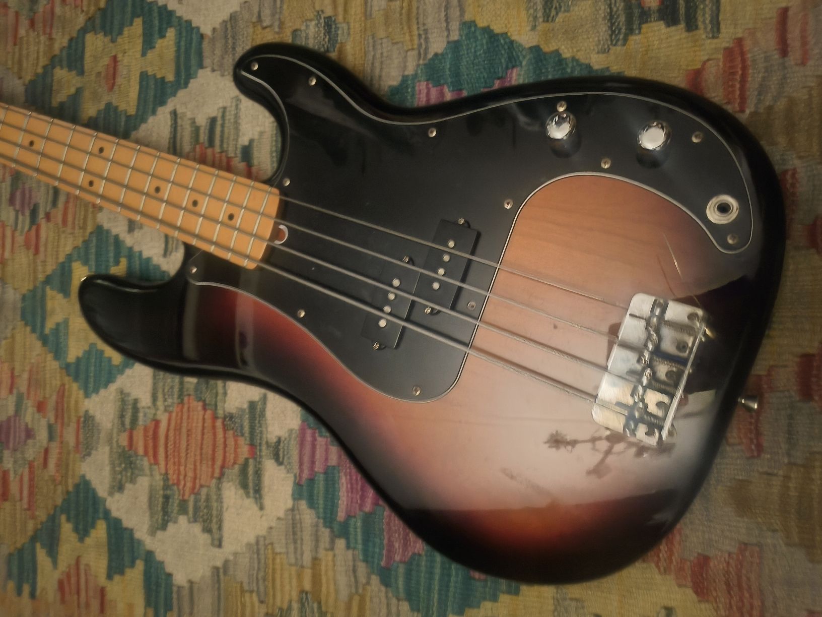 Fender Musikinstrumente: Fender Precision Bass, Mexico Body, CS Pickups, Encore Neck – Gebraucht aus Zürich von Nuklo 1