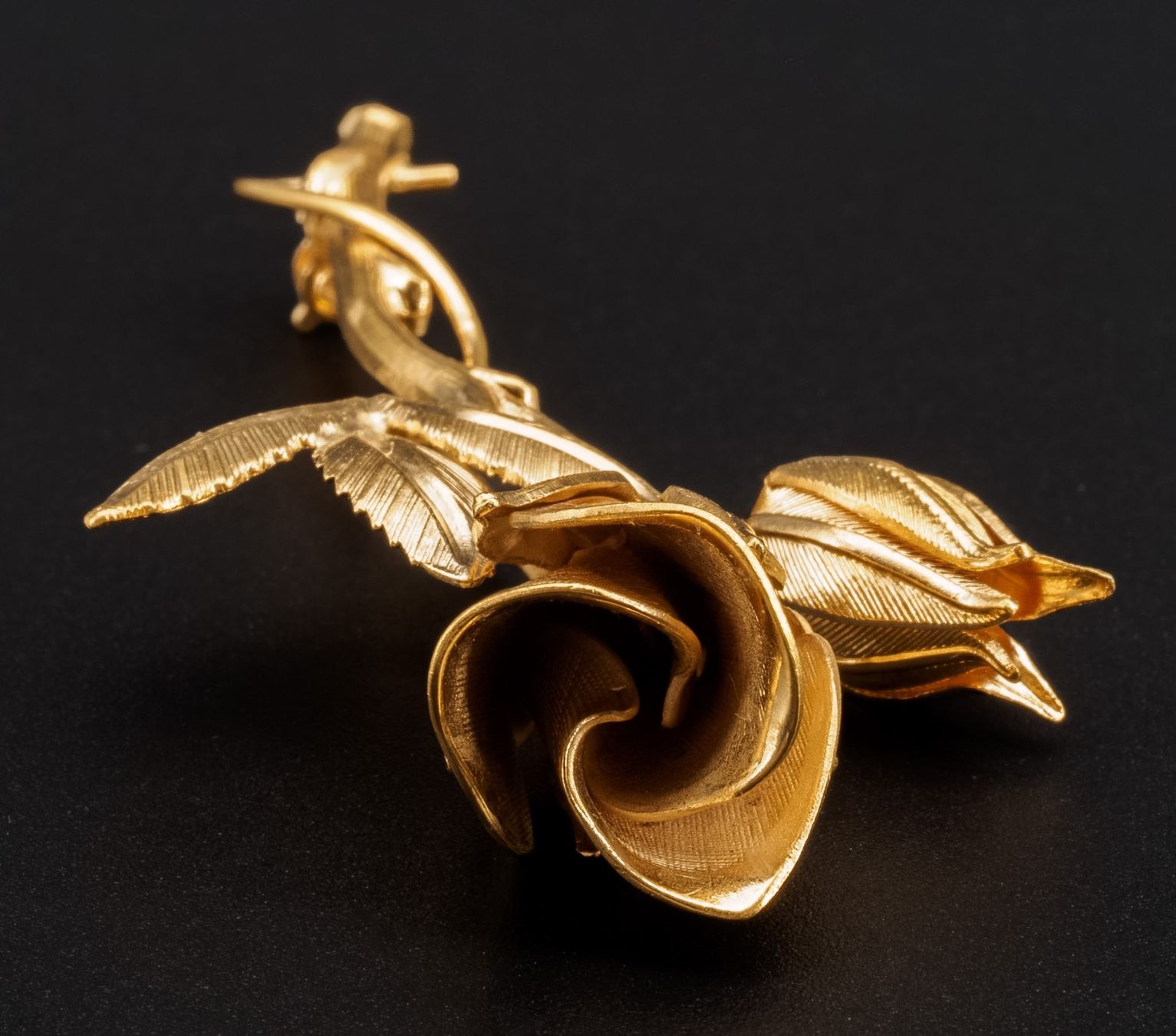 Spille & Fermagli: Vintage goldfarbene Rosenbrosche – Usato da Zürich venduto da nostalgic_treasures 4