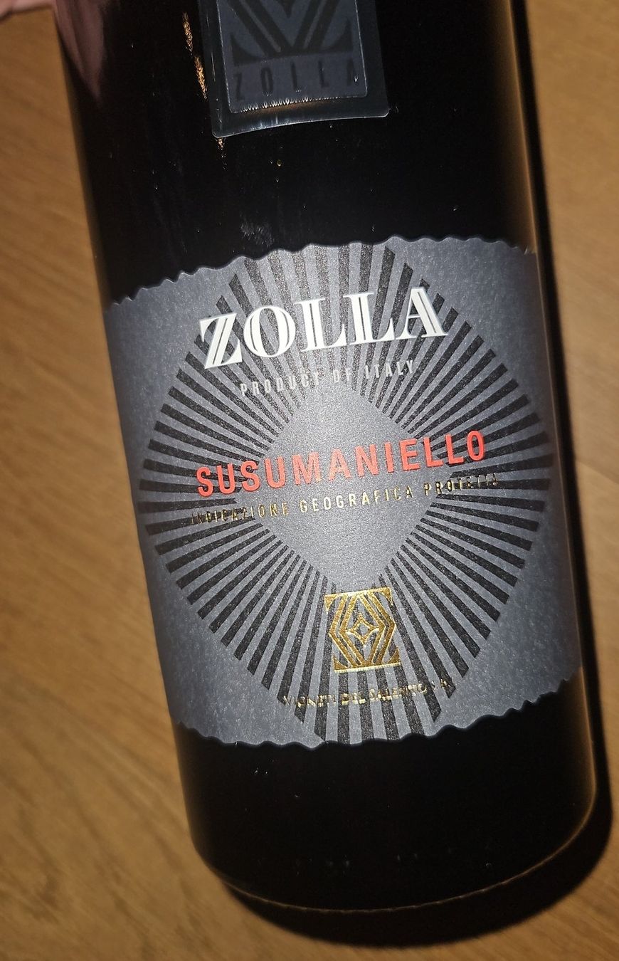 Vino: Rotwein Zolla Susumaniello – Nuovo e nell'imballaggio originale da Suhr venduto da jes_rtc9
