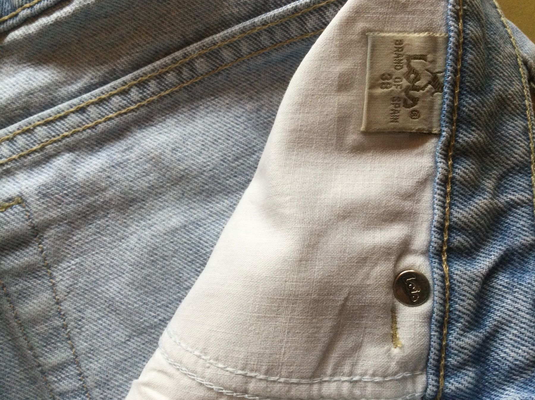 Jeans: Jeans Lois hellblau grösse 38 – Usato da Ulisbach venduto da sasha6 5