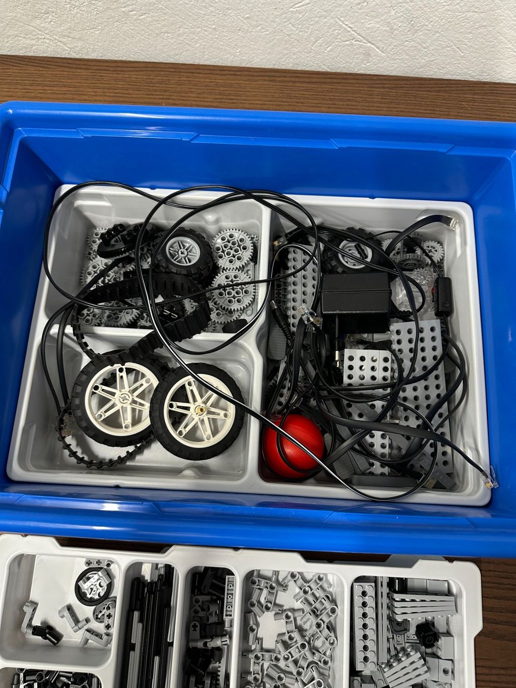 Lego Kit di costruzioni: LEGO Education 9648 MINDSTORMS NXT Technic mit Box – Usato da Dübendorf venduto da Limmatwerk 3