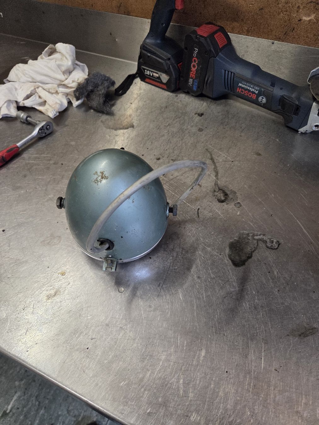 Pièces pour mobylette: Alter Mofa oder Motorrad Scheinwerfer Marke Hella – D'occasion à Eichberg par Schmid-Motos 4