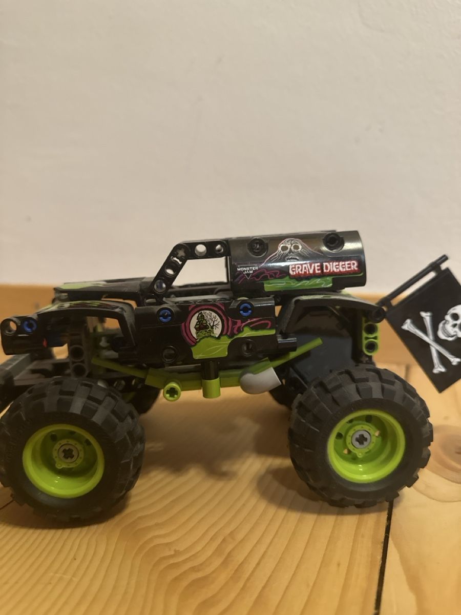 Lego Giocattoli: Lego Technic Monster Truck gebraucht – Usato da Russikon venduto da Mimamimue 2