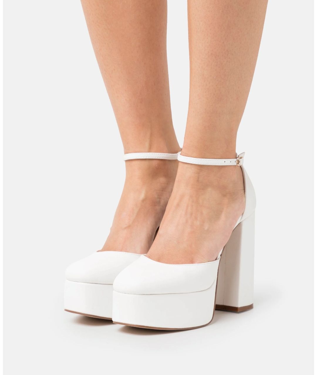 Scarpe da donna: chaussures plateforme  – Usato da Immensee venduto da Joya974