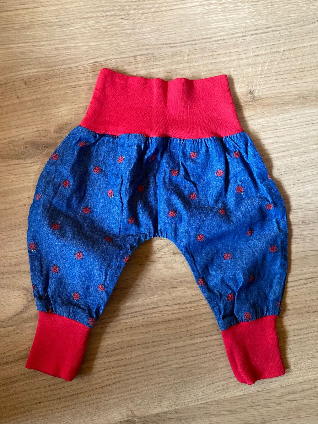 Pantaloni: Baby Pumphose 56 – Nuovo (secondo la descrizione) da Adelboden venduto da nor_v9tm