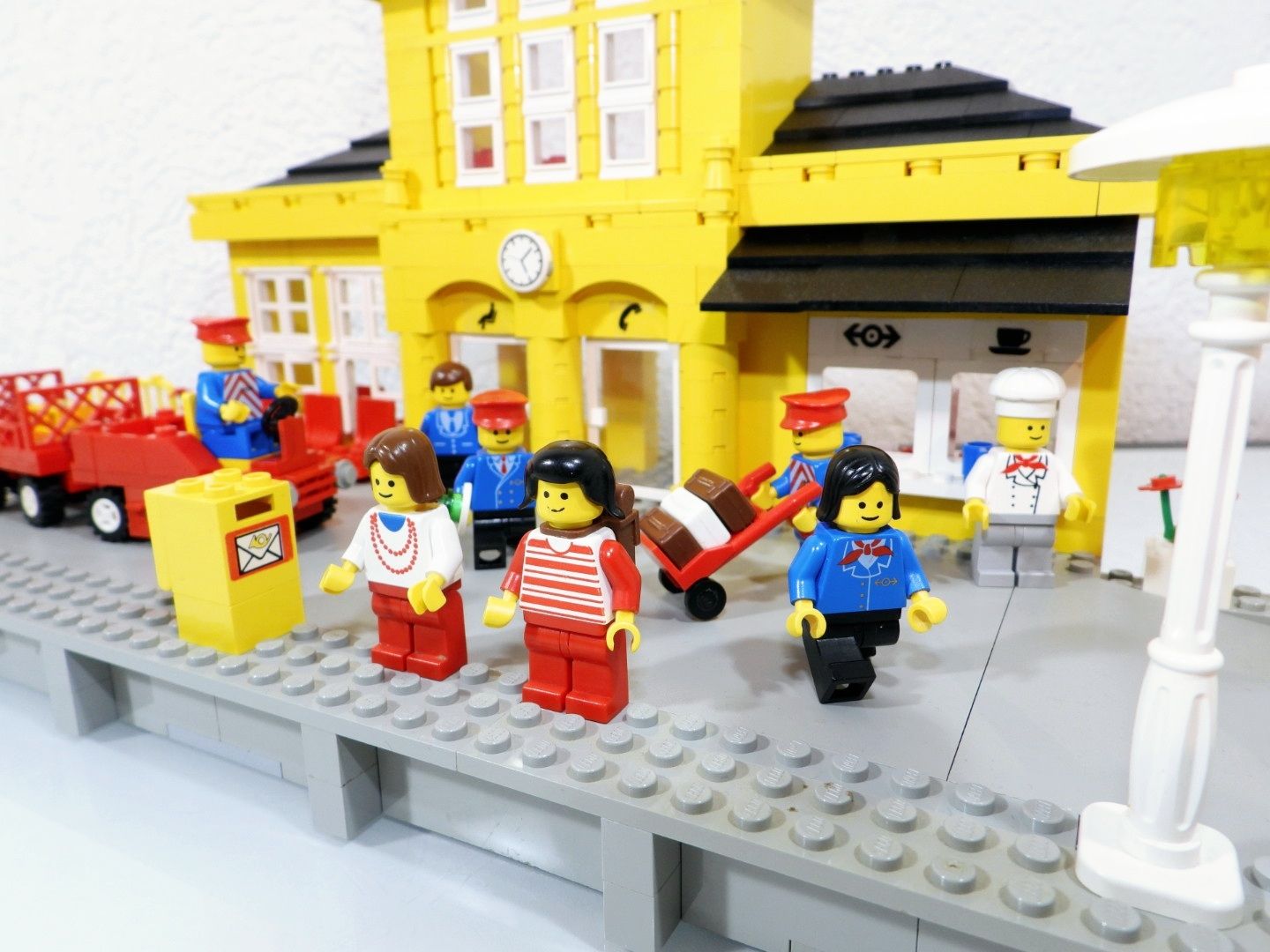 Lego Baukästen: LEGO EISENBAHN 4554 GROSSER HAUPTBAHNHOF – Gebraucht aus Turbenthal von Ddanuh 5
