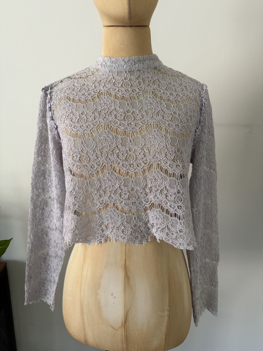 Vila Top: VILA Spitzen Crop Top Flieder Langarm Gr. M Elegant – Usato da Lugano venduto da rebecca.wardrobe 1