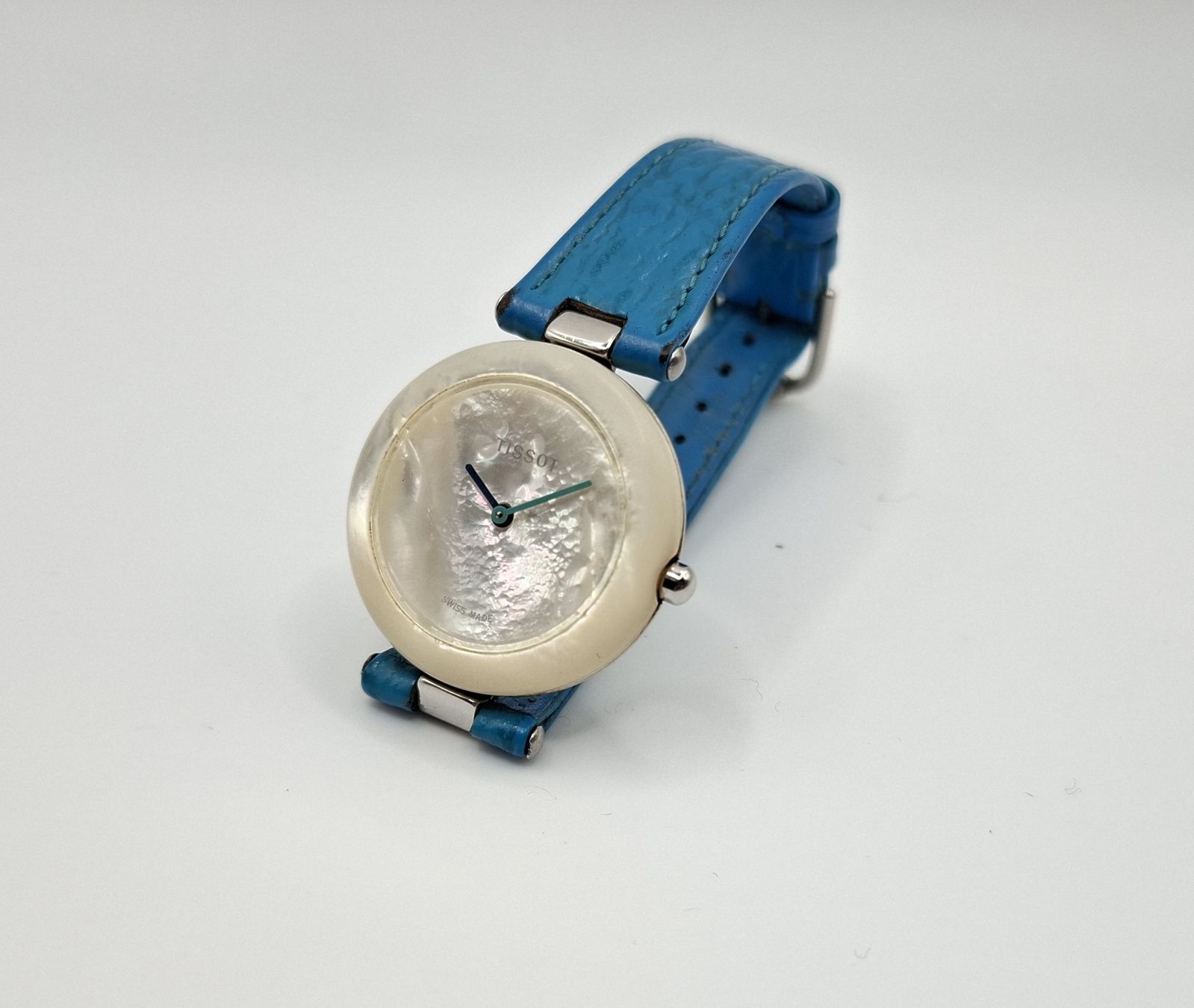 Tissot Uhren: Tissot - R150 - RockWatch - perlmutt – Gebraucht aus Wünnewil von Rina016