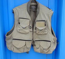 Simms Fliegenfischer Weste - Farbe Tan