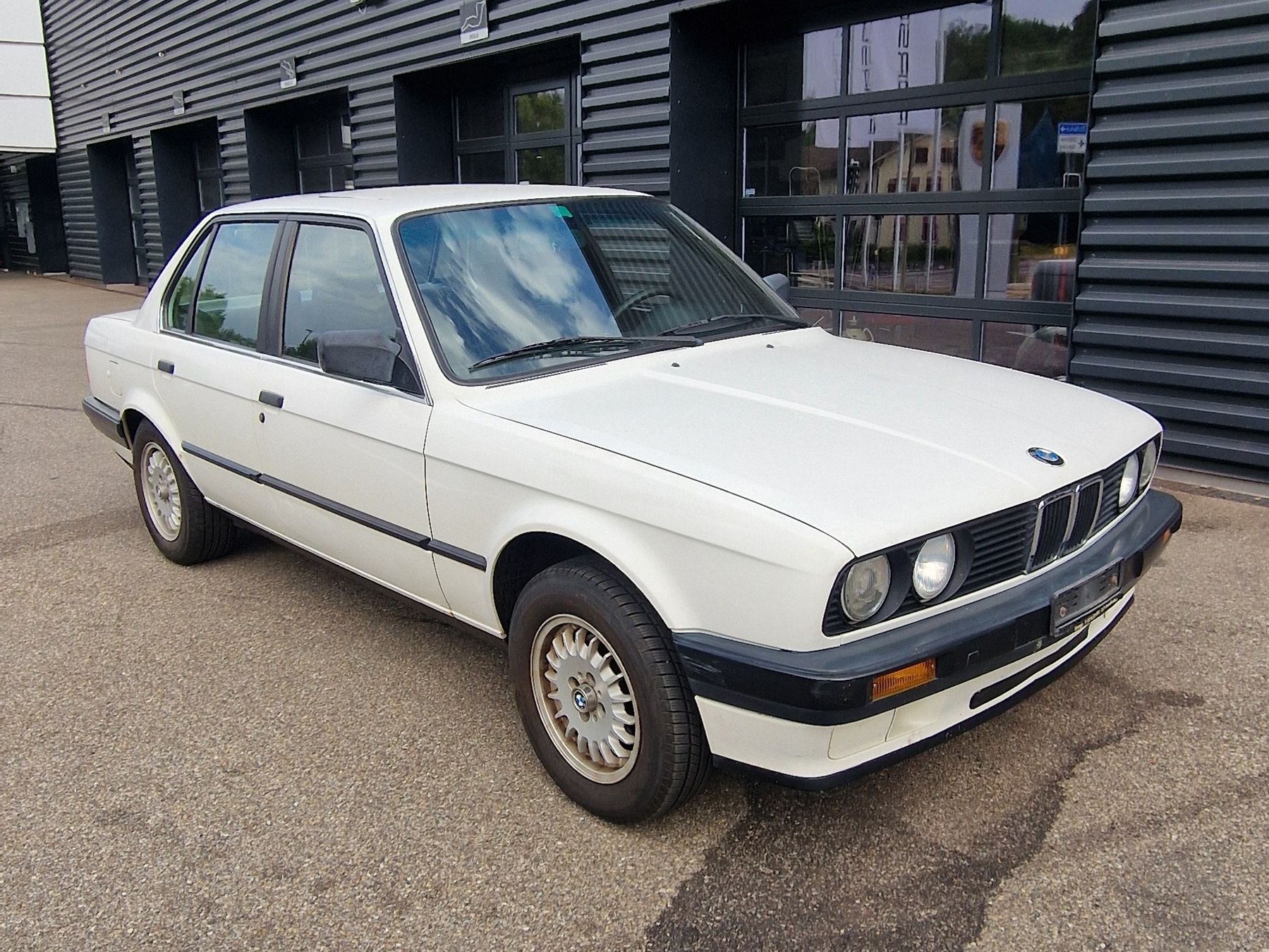 BMW Automobili: BMW E30 318i – Usato da Rafz venduto da raphael98 2