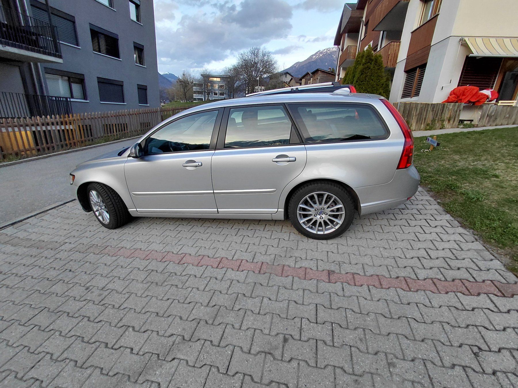 Volvo Automobili: Zu verkaufen Volvo  V50 D2 – Usato da Glis venduto da mik_sgj2 1
