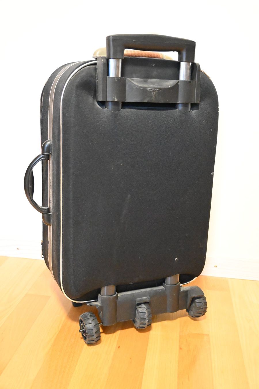 Valigie: schwarz roter Rollkoffer Lichao – Usato da Dietikon venduto da Bhelbling 3