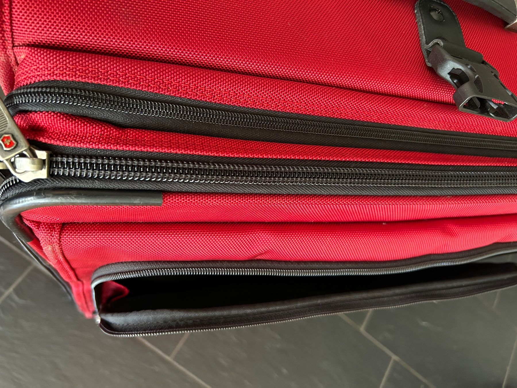 Victorinox Valigie: Grosser, stabiler Koffer – Usato da Zumikon venduto da Uranus88 2