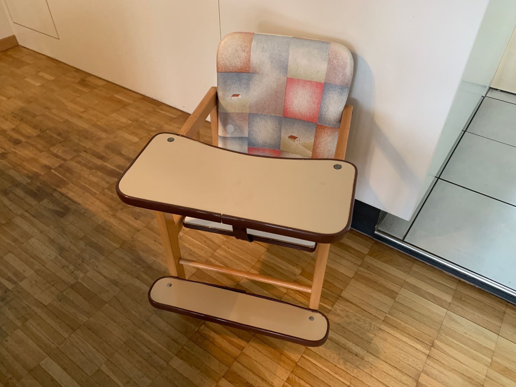 Hochstühle: Kinderstuhl / Hochstuhl mit Tisch – Gebraucht aus Edlibach von RUW19 2