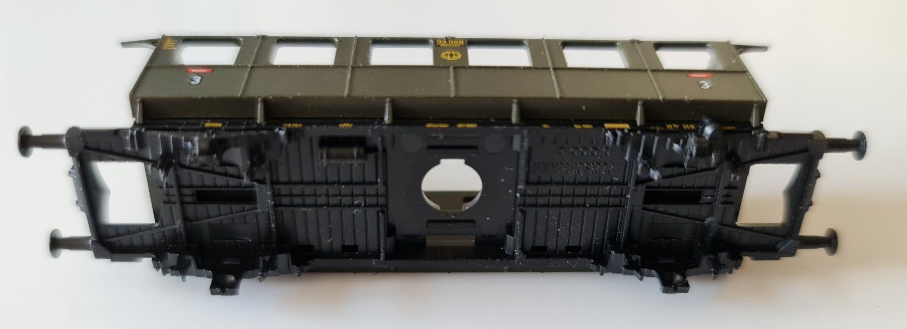 Fleischmann Modelleisenbahnen: Fleischmann DR Wagen Gehäuse 3.Klasse N – Neu (gemäss Beschreibung) aus Pfungen von Fastback66 3