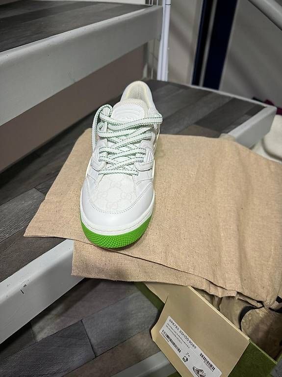 Gucci Herrenschuhe: Gucci Schuhe weiss/grün – Gebraucht aus Lupfig von Pluribus 1