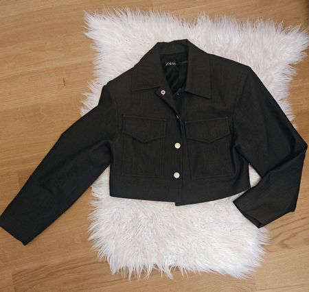 Kurze Jacke Zara dunkelgrau Grösse XS guter Zustand
