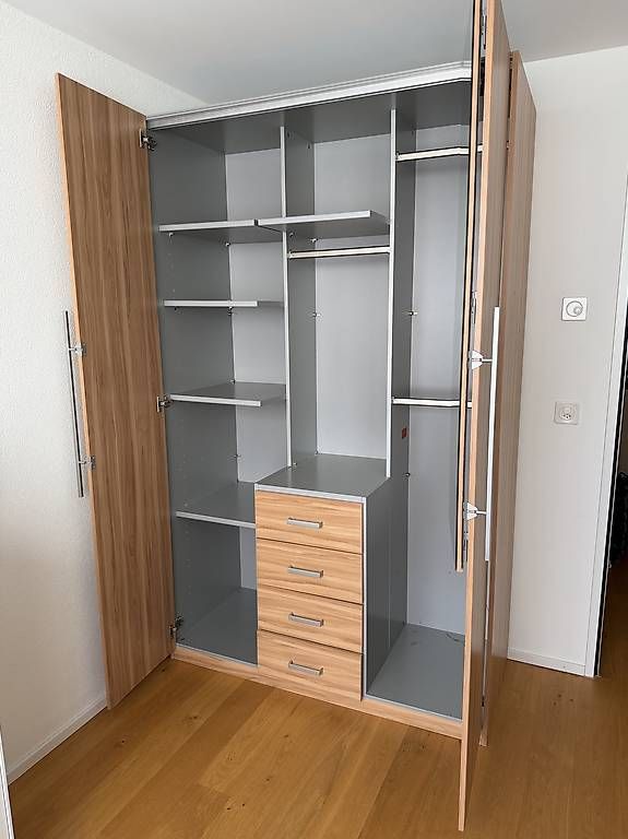 Armoires: Schrank – D'occasion à Niederwangen BE par ghouscht 1
