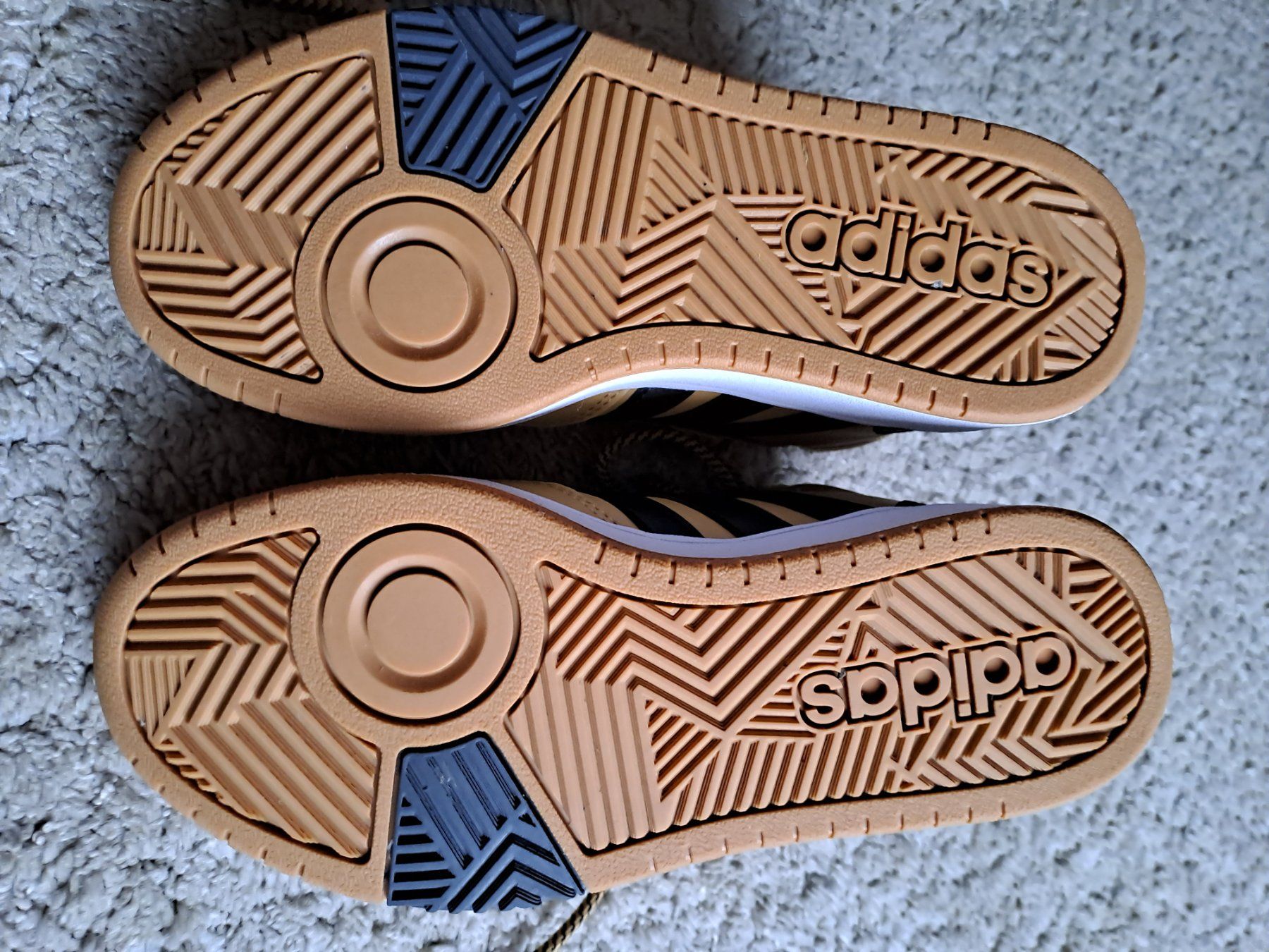 Adidas Scarpe da uomo: Adidas Sneaker mid – Usato da Engelberg venduto da ollinseaotter 6