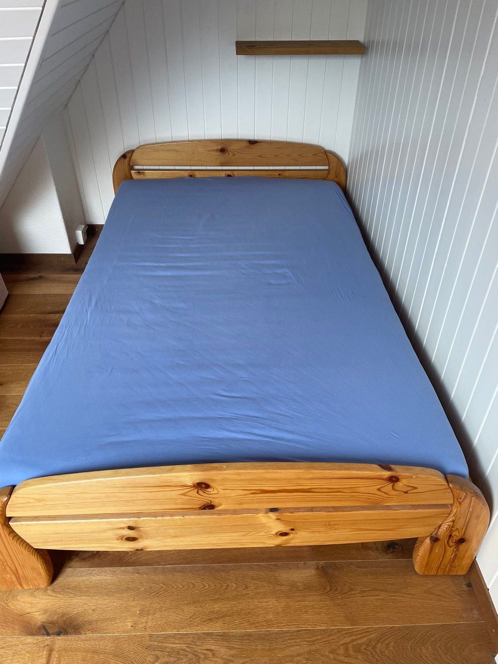 Betten: Bett – Gebraucht aus Oberdiessbach von Honeggi