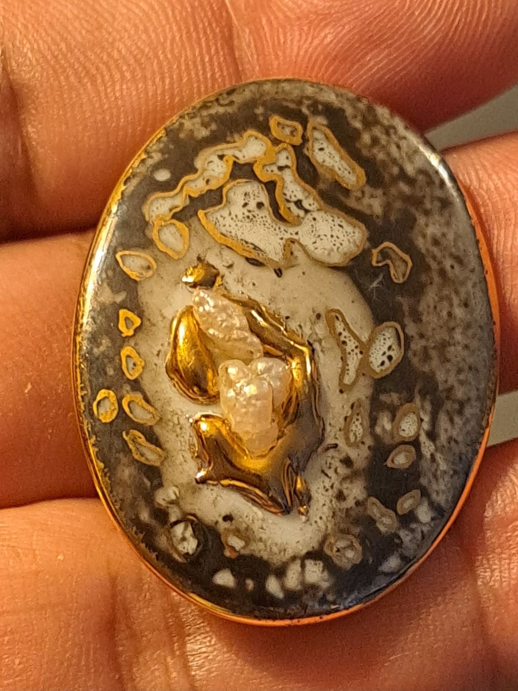 Broschen & Nadeln: Broche porcelaine perle – Gebraucht aus Biel/Bienne von raf_2yqq 1