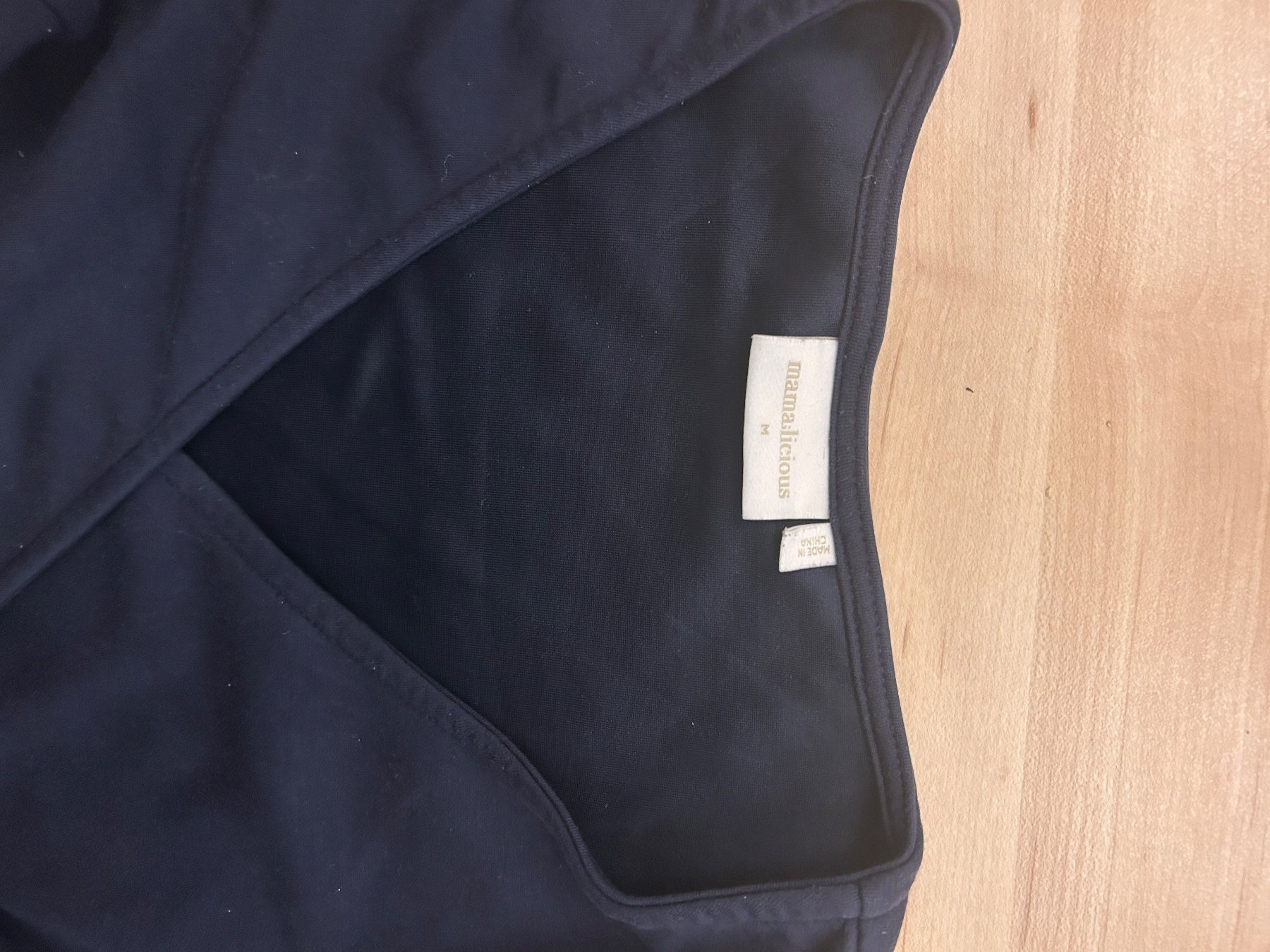 Lots de vêtements: Schwangerschafts - und Stillkleider – D'occasion à Frauenfeld par Mr.Brns 2
