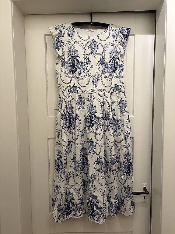 Vestiti: Kleid Folies weiss/blau – Usato da Winterthur venduto da Pluna70