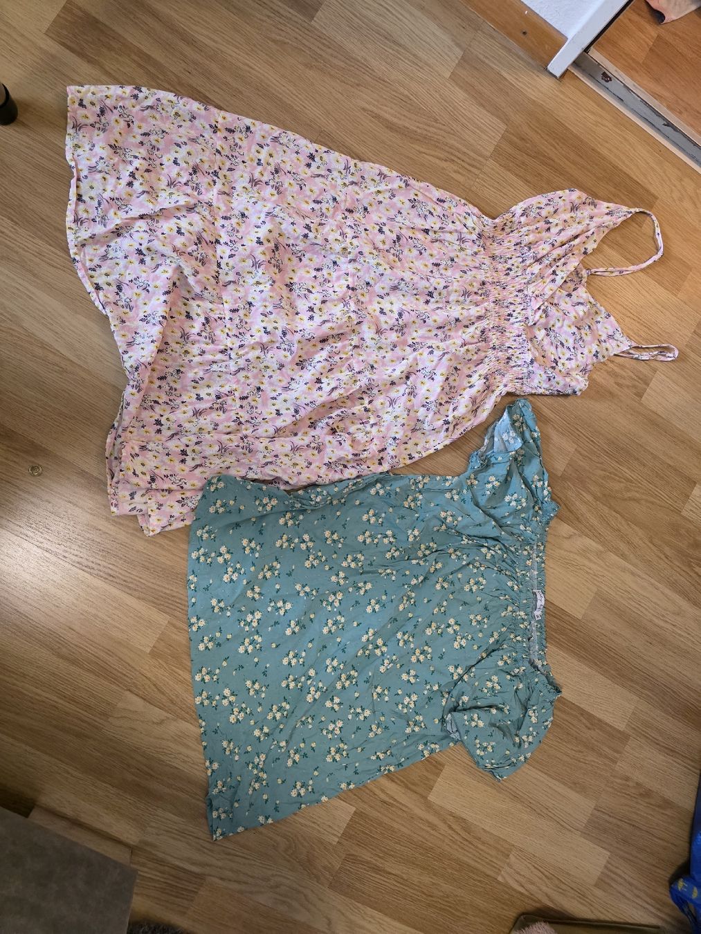 Kleiderpakete: kleiderpaket grösse M Damen  – Gebraucht aus Büsserach von Seve23.