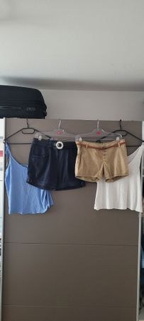 4 pièces /2 shorts 2 centures, 2débardeurs, taille M/Coton
