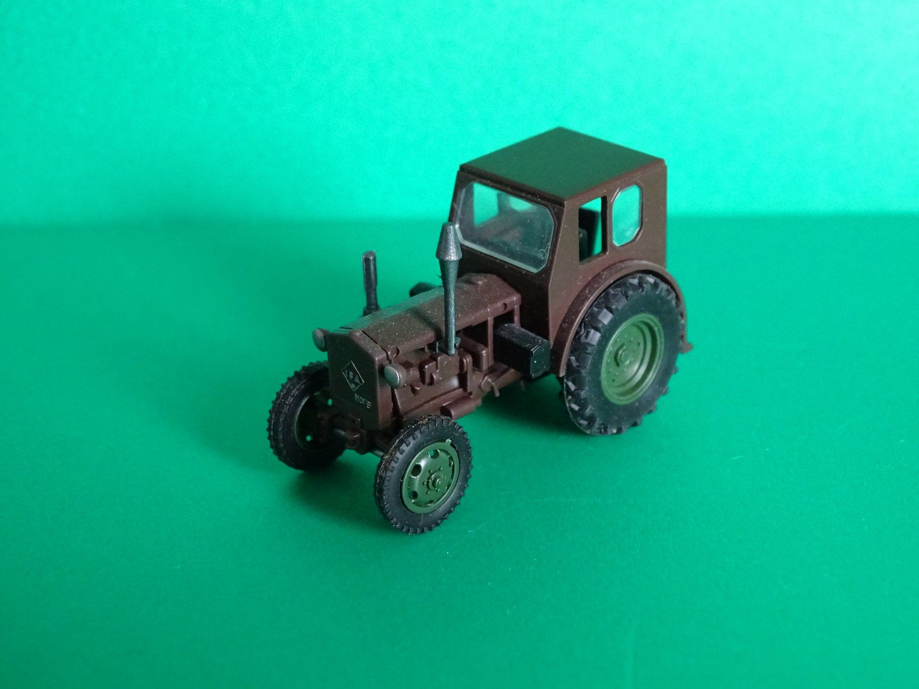Busch Modellini d'auto: IFA Traktor von Mehlhose/Busch 1/87 – Usato da Bretzwil venduto da Meex
