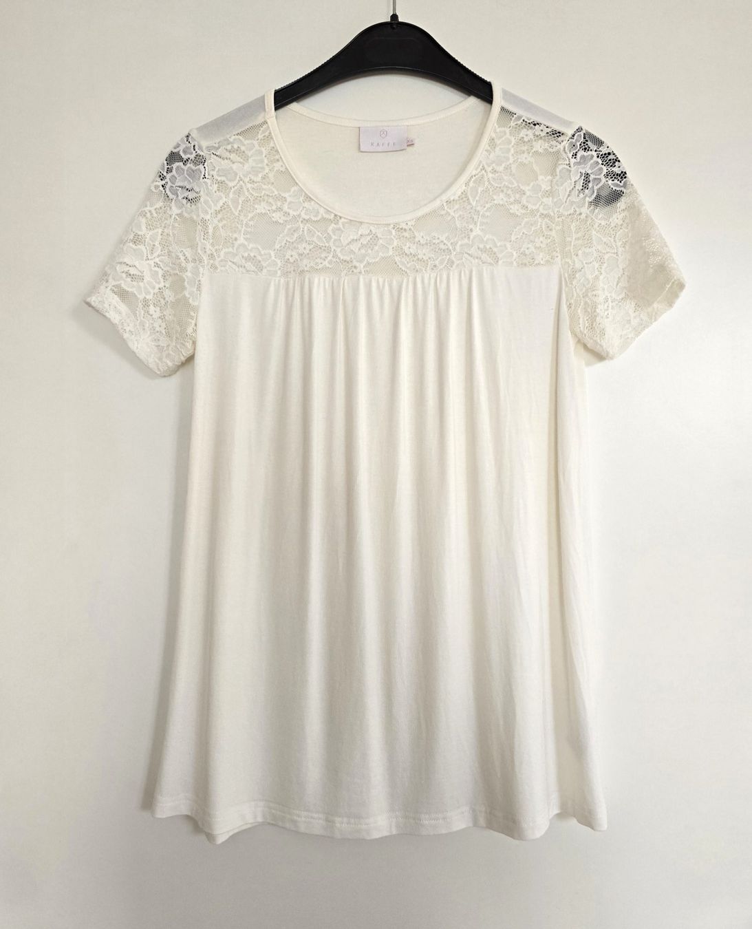 Camicette: KAFFE Damen Bluse mit Spitze Grösse XS - Offwhite – Usato da Oetwil an der Limmat venduto da dhantal